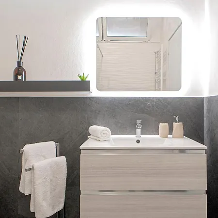Free Parking 5 Stelle Elegante Con Apartment Livorno